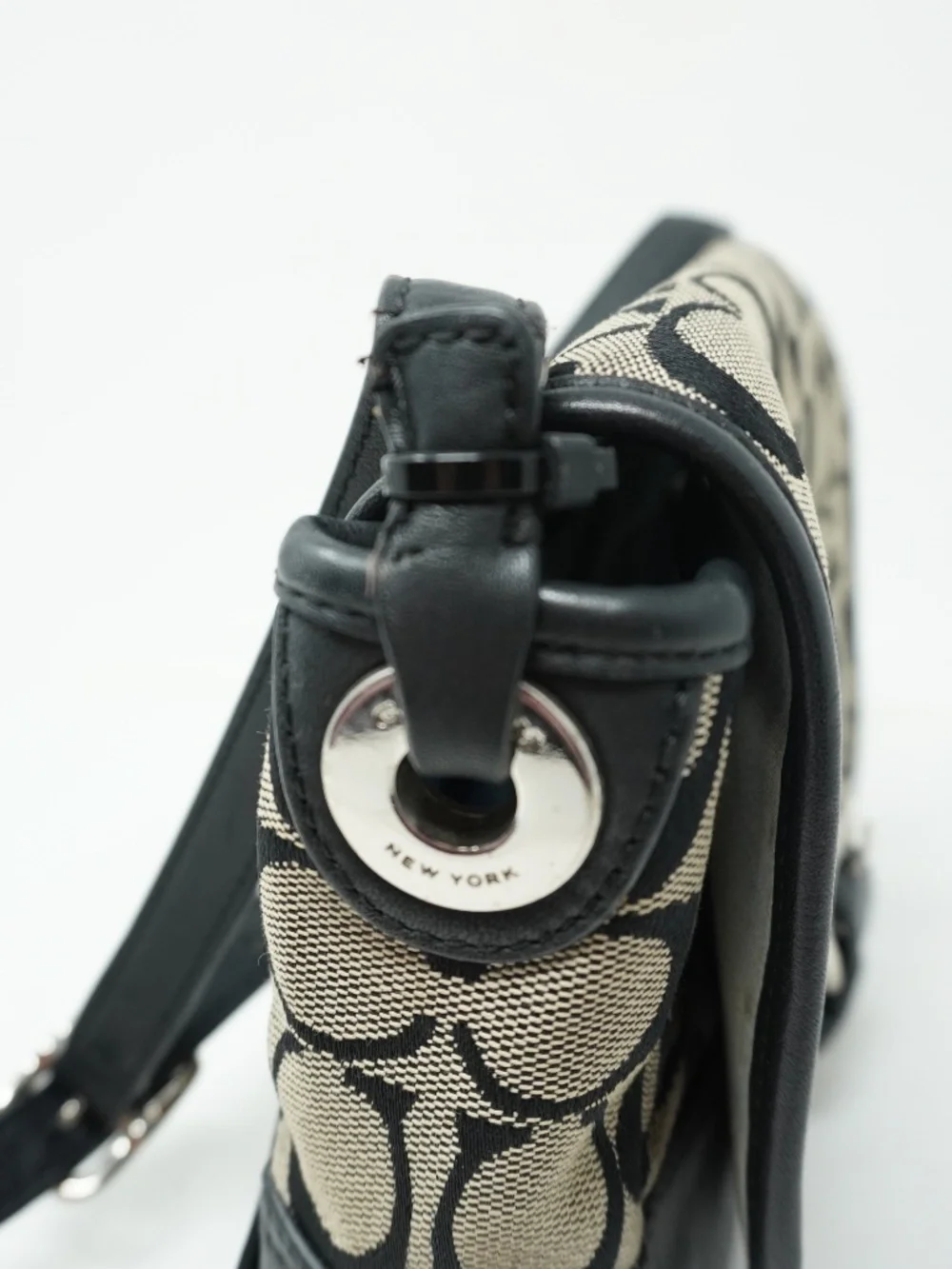 Coach Hadley Signature Field Bag Style F30601